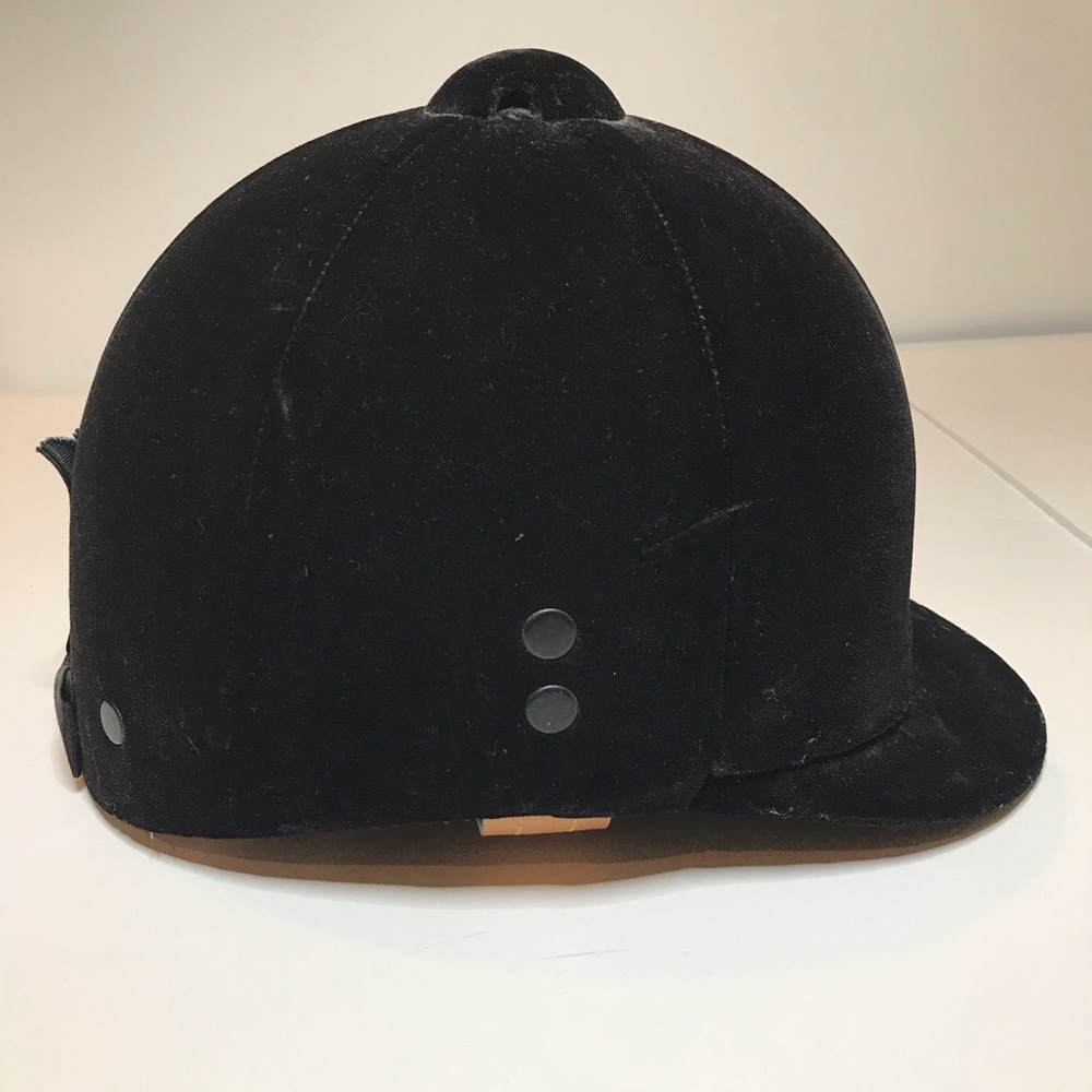 Equistar English Riding Helmet size 7